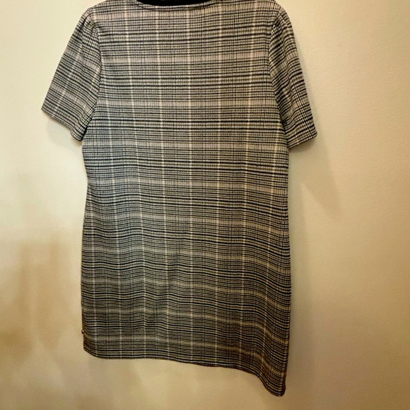 TOMMY HILFIGER - Picture 6 of 8